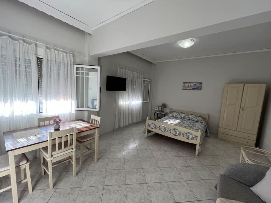 Studio Apartment In Νέα Καρβάλη Εξωτερικό φωτογραφία